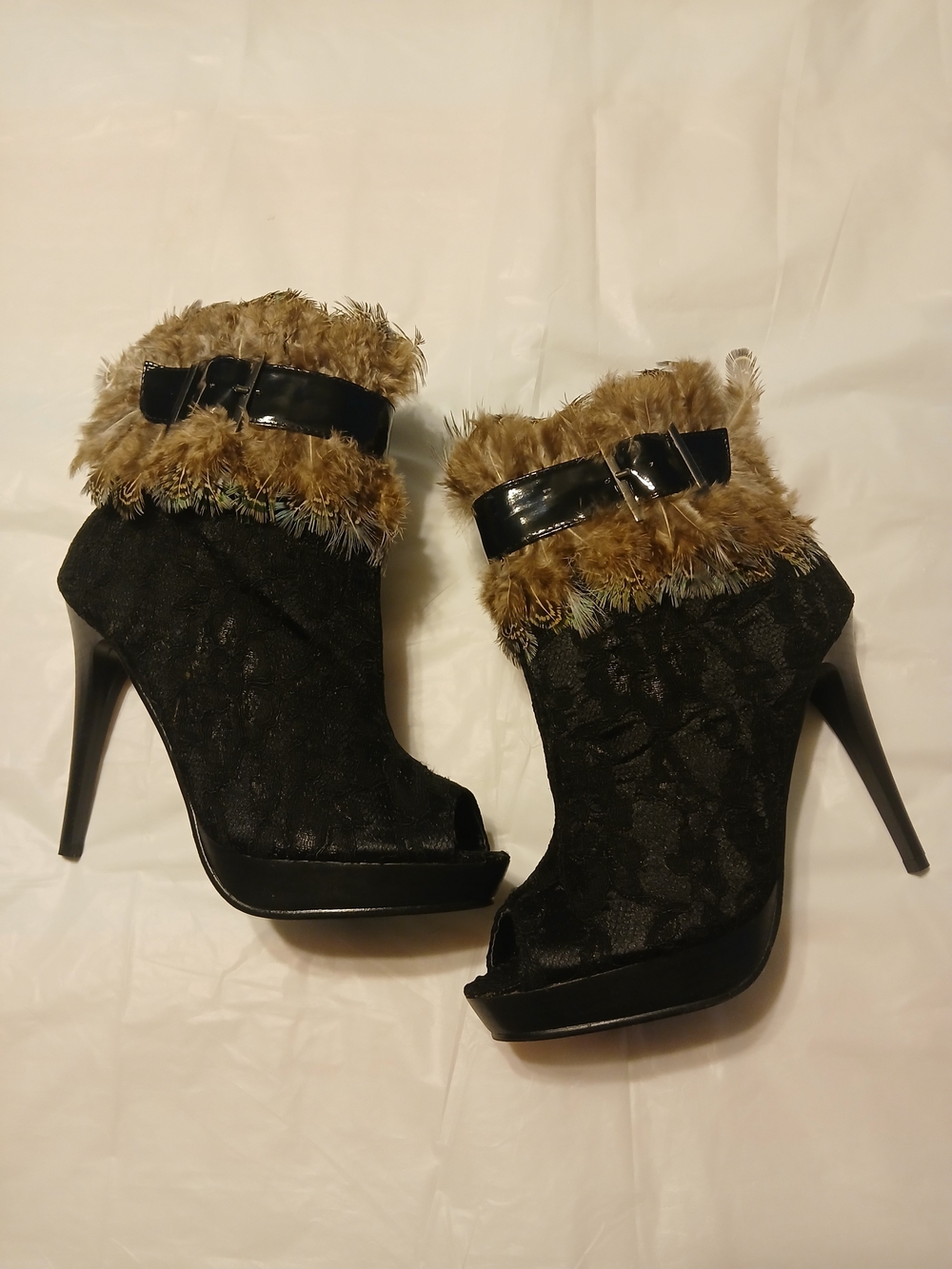 2 Lips Too Women's Black Peep-Toe Fur-Trim High Heel Booties